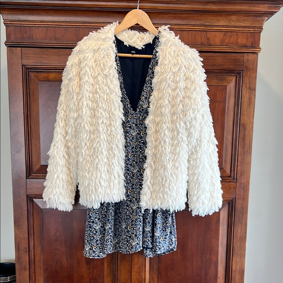 Chic Blue Floral V-Neck Dress - Picture 8 of 10